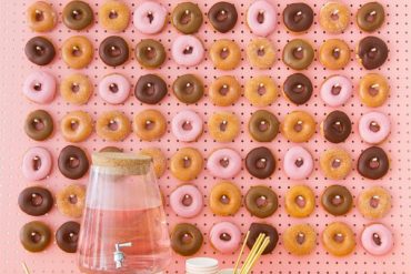 Cómo hacer una pared de donuts