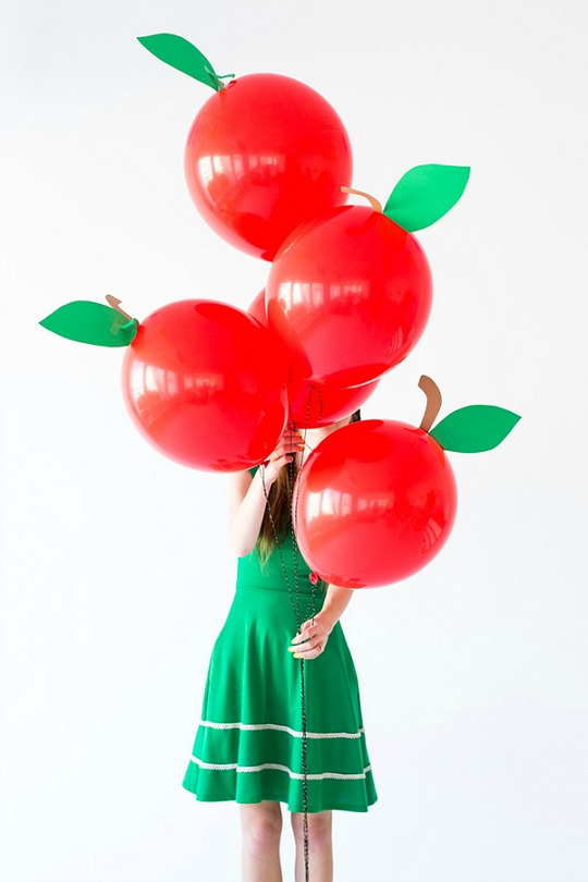 Globos con diseño de manzanas